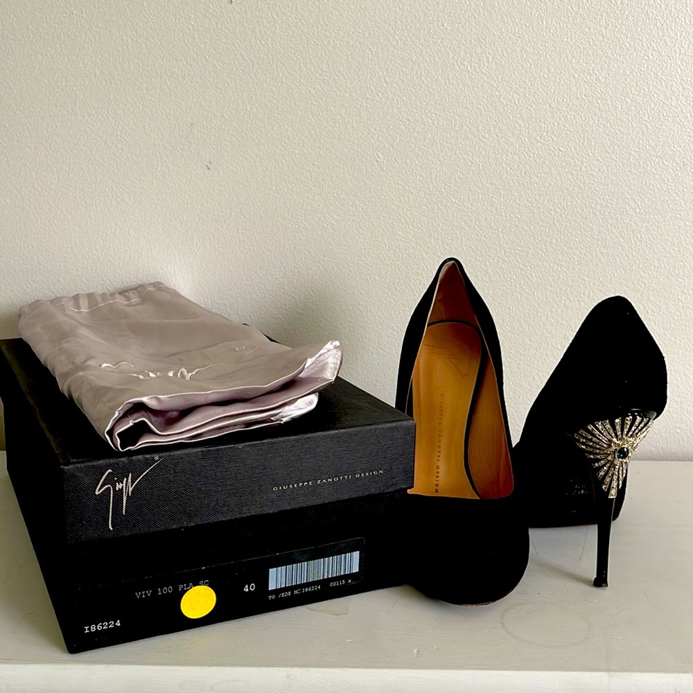 Giuseppe Zanotti Embellished Heel